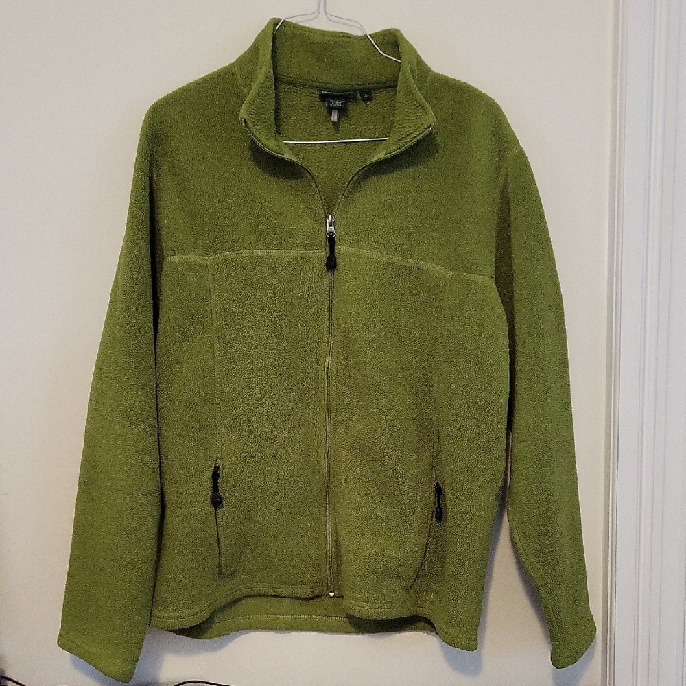 Patagonia Men's Zip-Up Sweater in Green